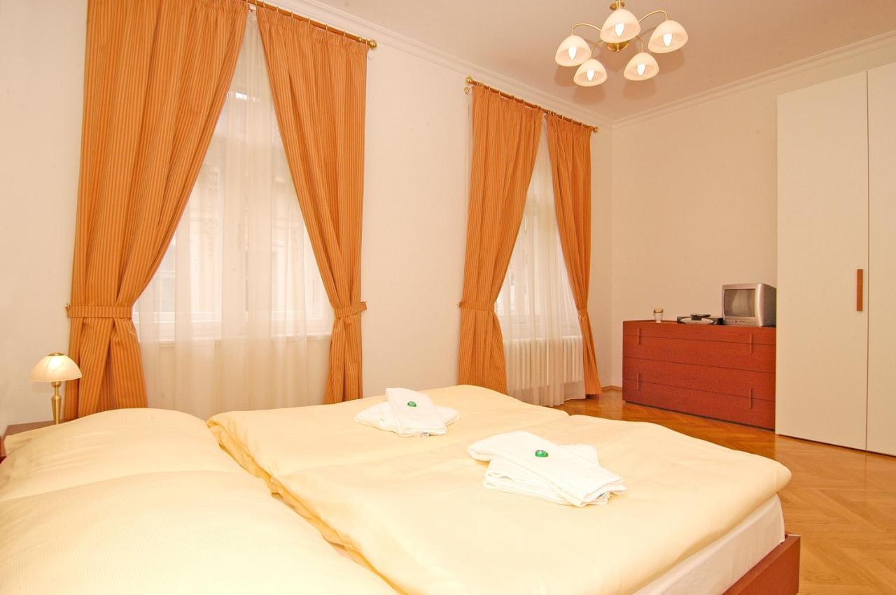 Residence La Familia Prague Exterior photo