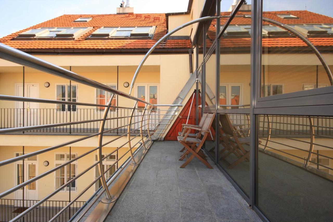 Residence La Familia Prague Exterior photo